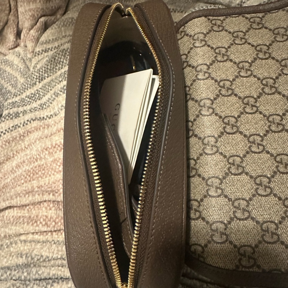 Gucci Tan and Brown Crossbody Bag with Red and Green Accent - Picture 13 of 15